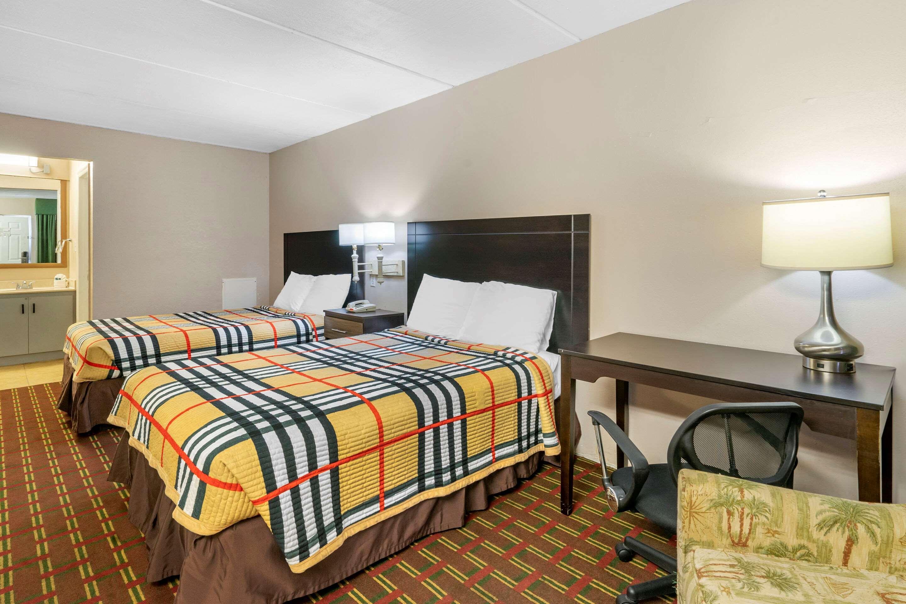 Rodeway Inn Clearwater-Dunedin Exterior foto