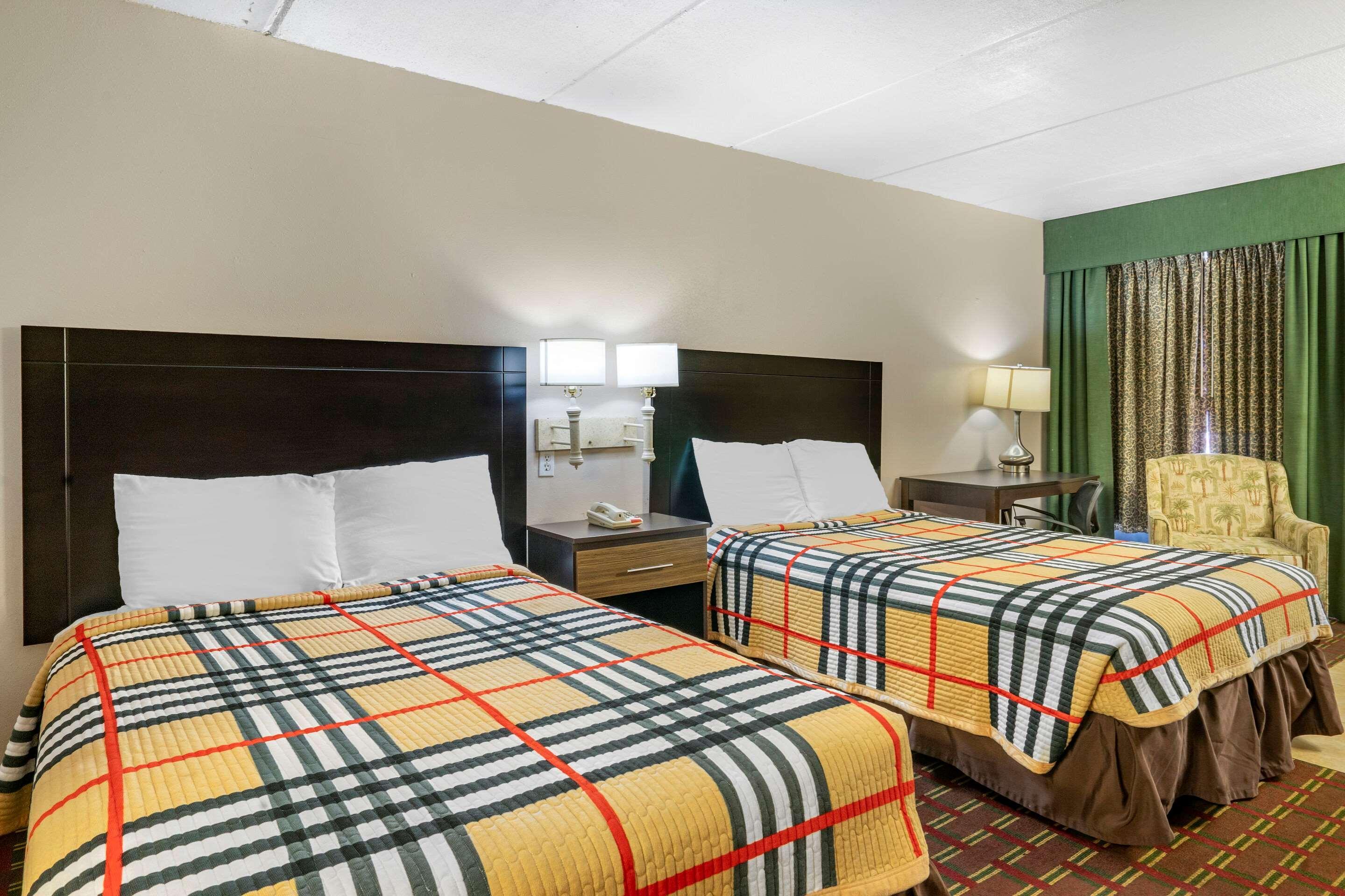 Rodeway Inn Clearwater-Dunedin Exterior foto