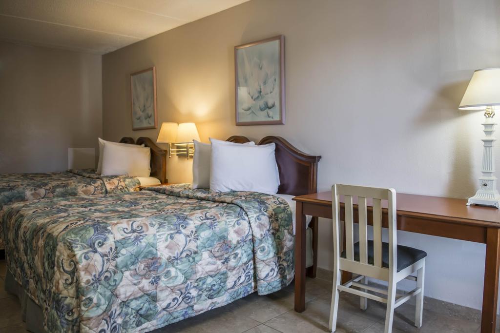 Rodeway Inn Clearwater-Dunedin Exterior foto