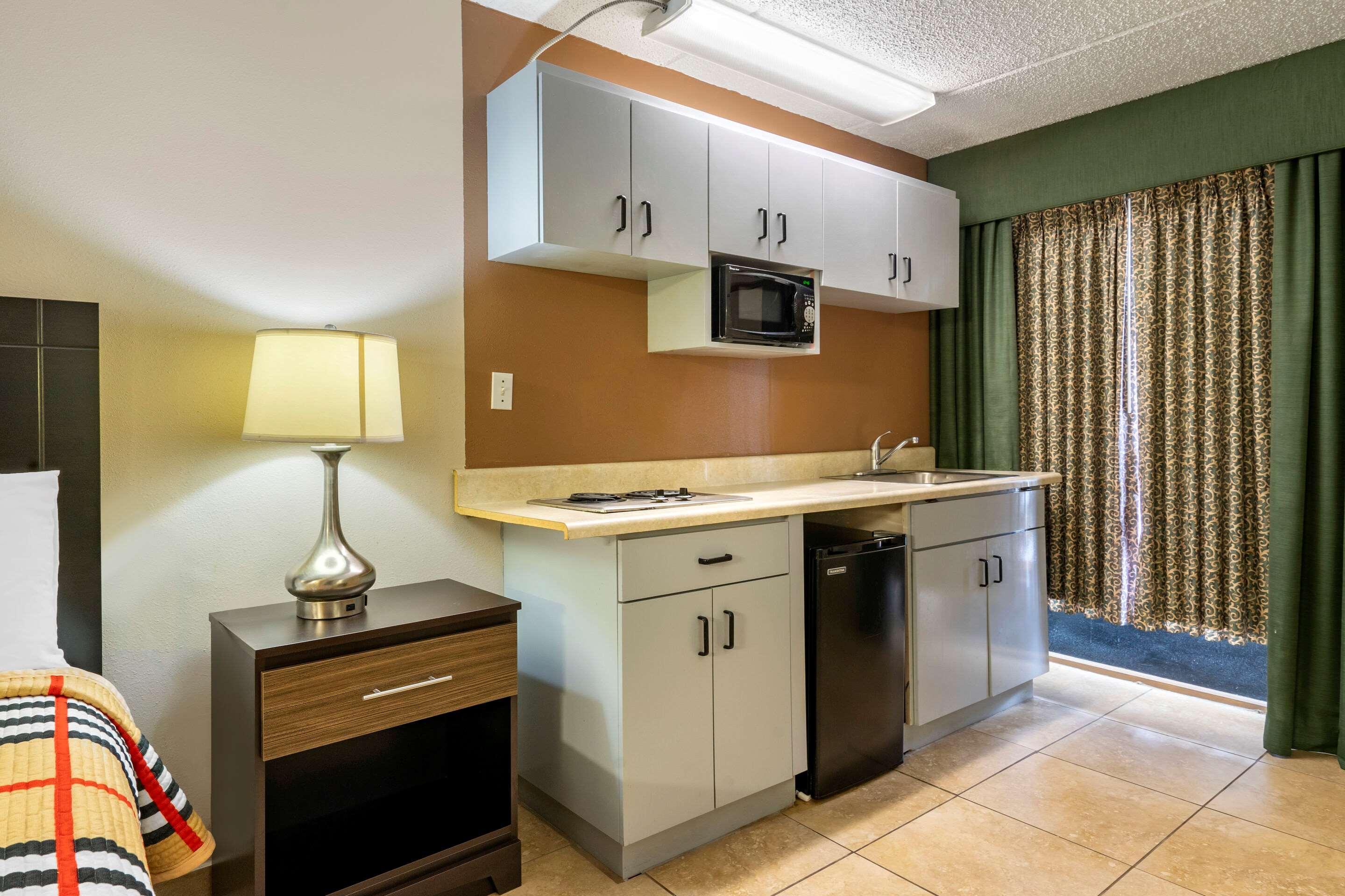 Rodeway Inn Clearwater-Dunedin Exterior foto