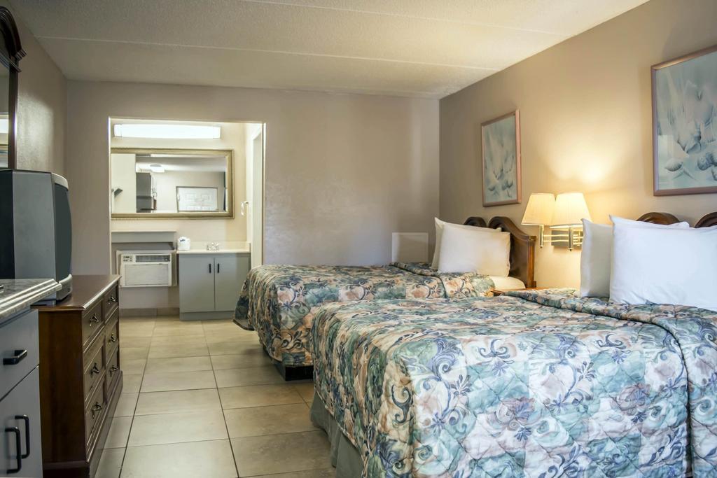 Rodeway Inn Clearwater-Dunedin Exterior foto
