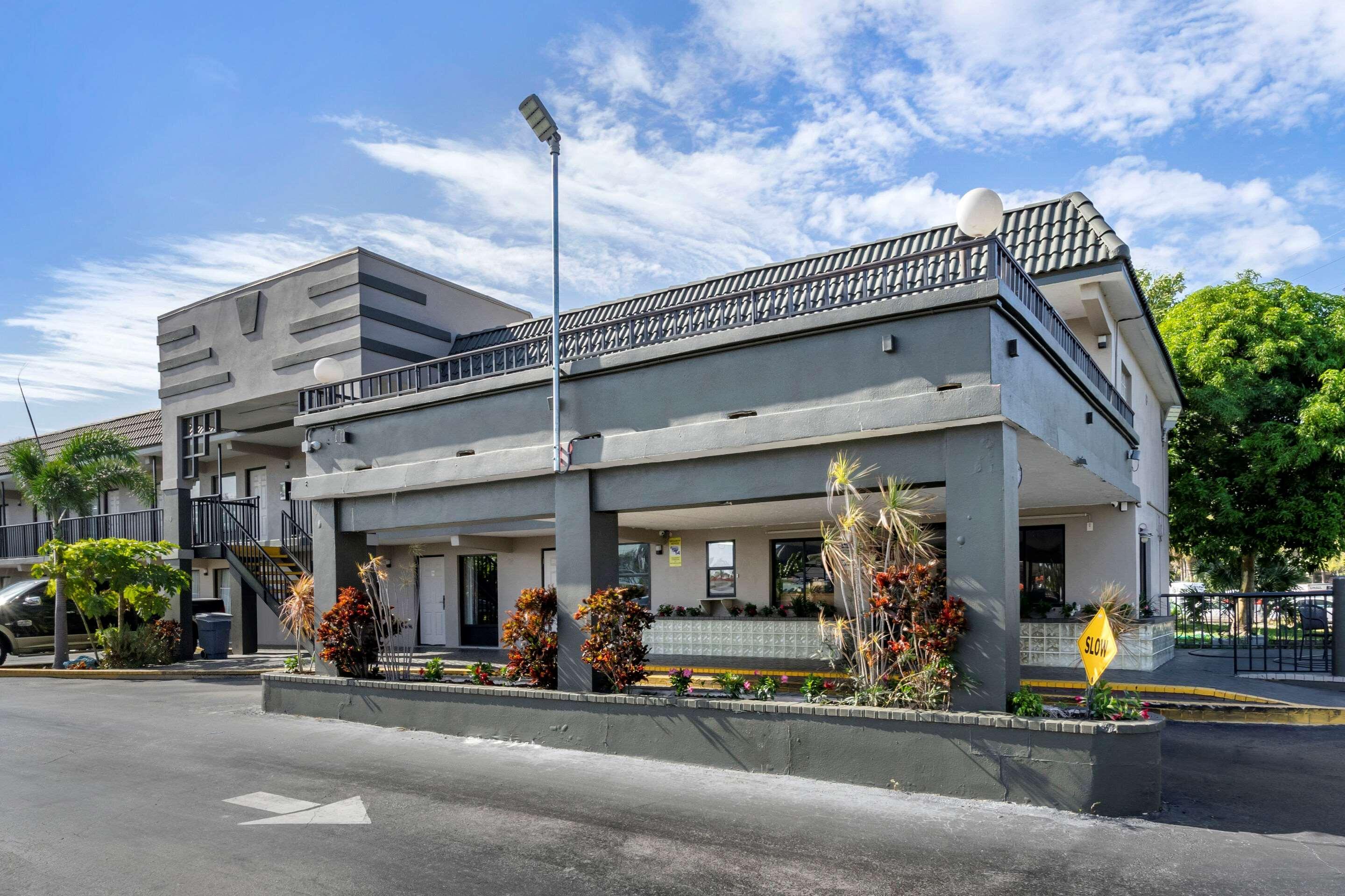 Rodeway Inn Clearwater-Dunedin Exterior foto