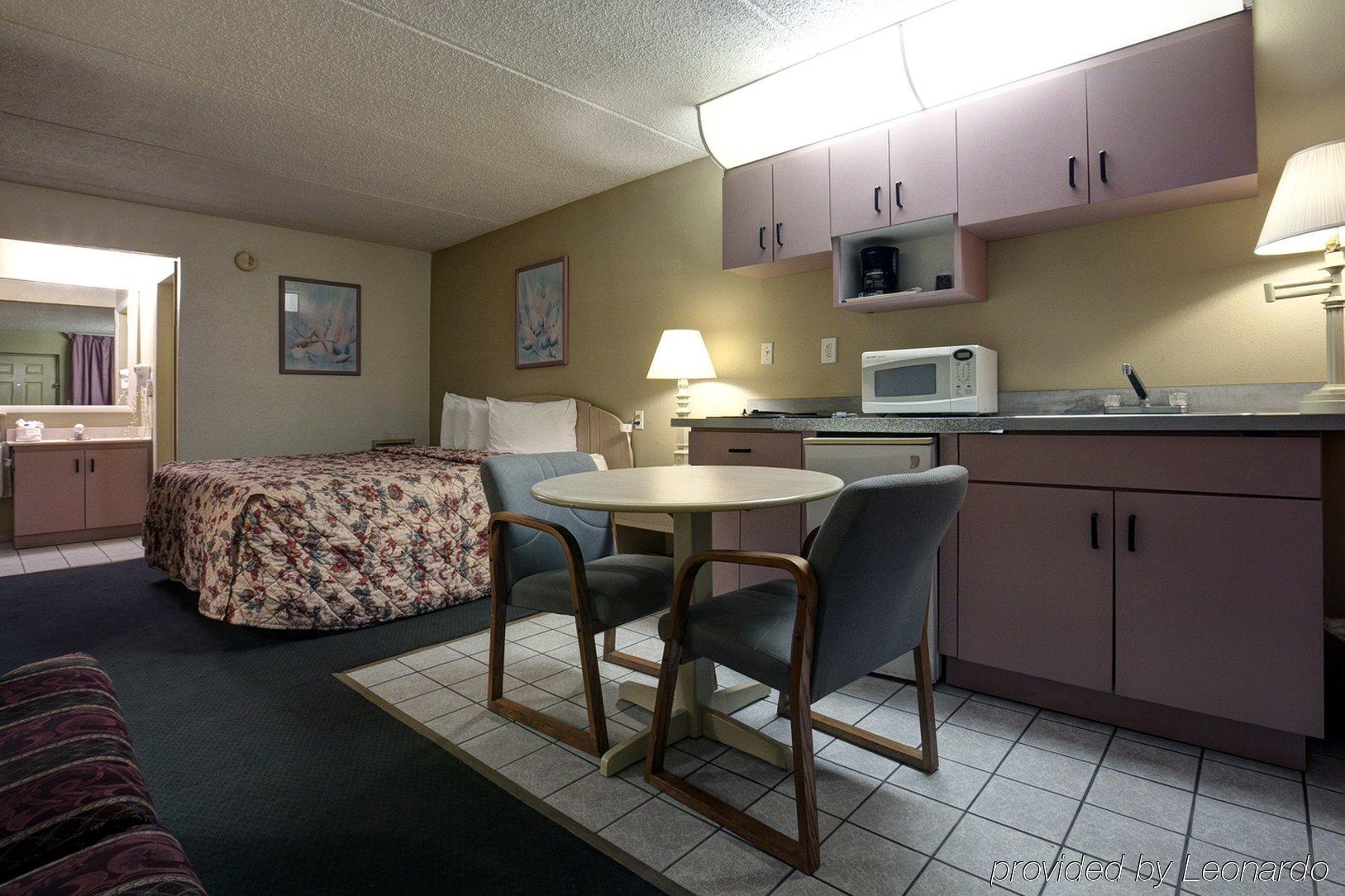 Rodeway Inn Clearwater-Dunedin Habitación foto
